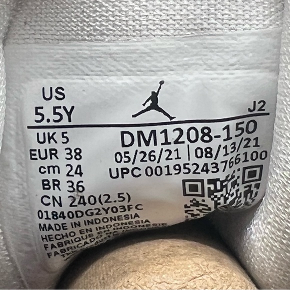 NWB Air Jordan 1 Mid GS SE Ugly Christmas Sweater/ Holiday 2021 Sneakers - Picture 7 of 9